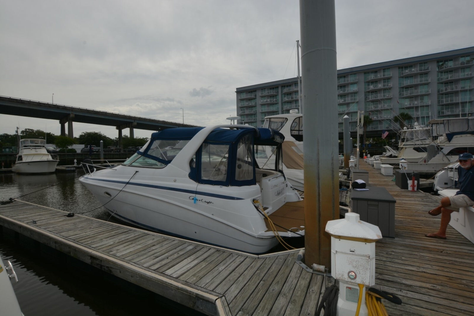 2001 Chris-Craft 328