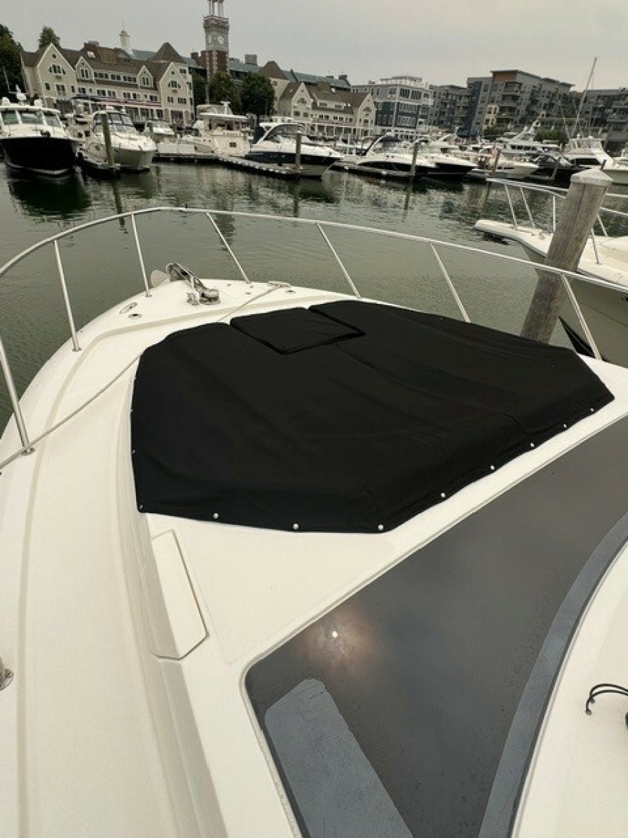 2021 Boston Whaler 405 Conques
