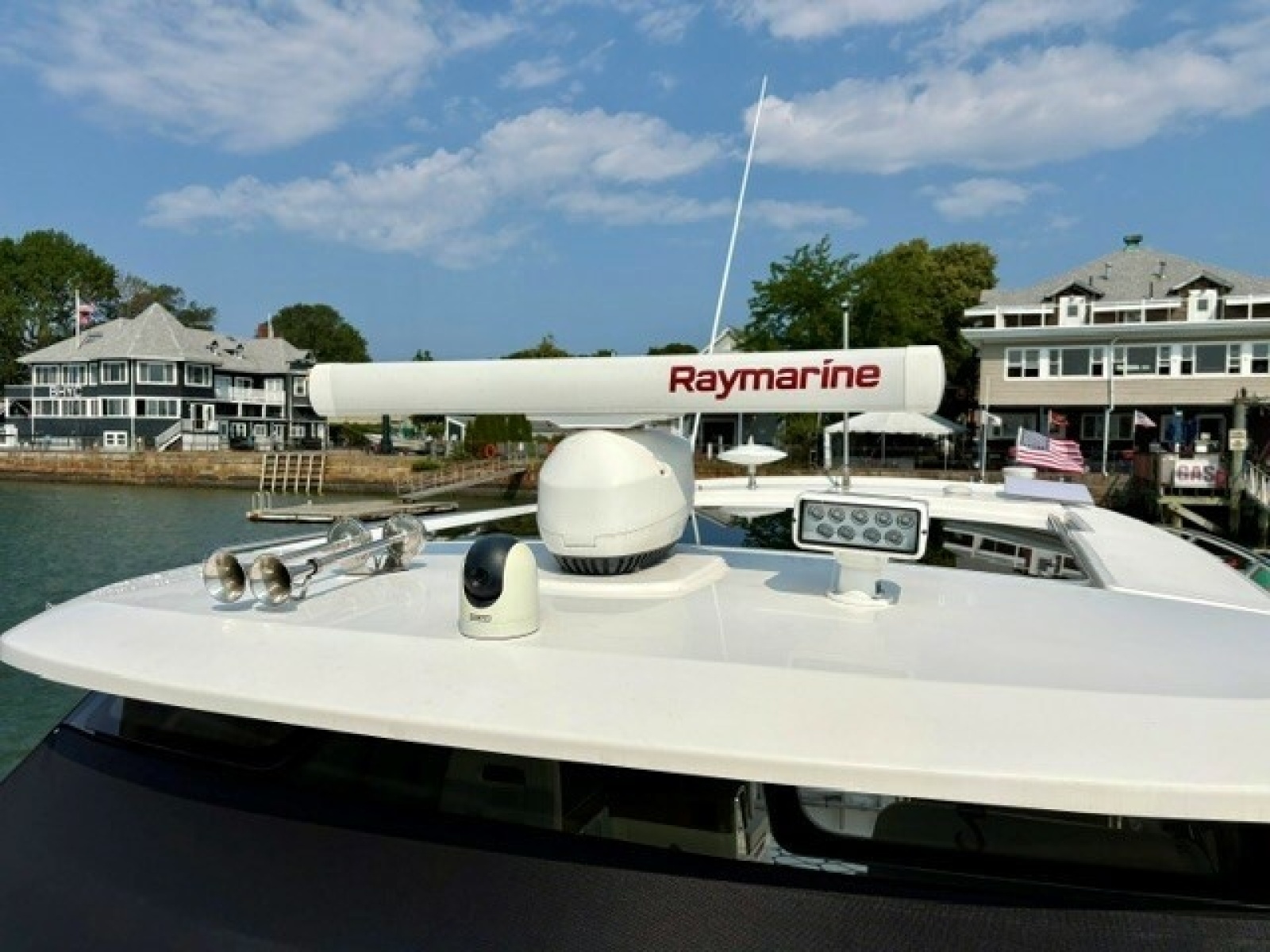 2021 Boston Whaler 405 Conques