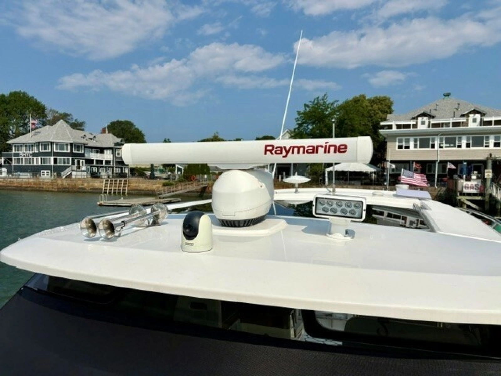 2021 Boston Whaler 405 Conquest