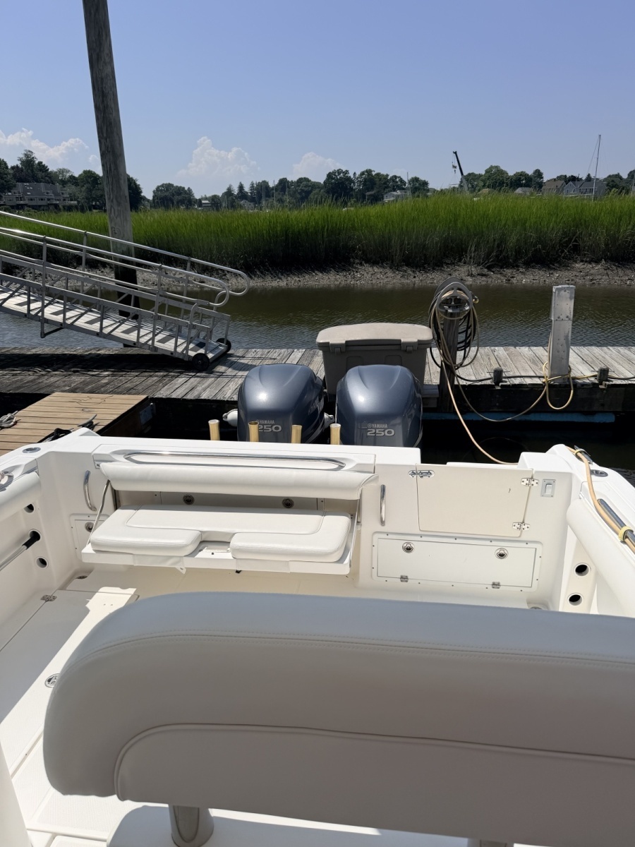 U n Me     30ft Wellcraft Yacht For Sale
