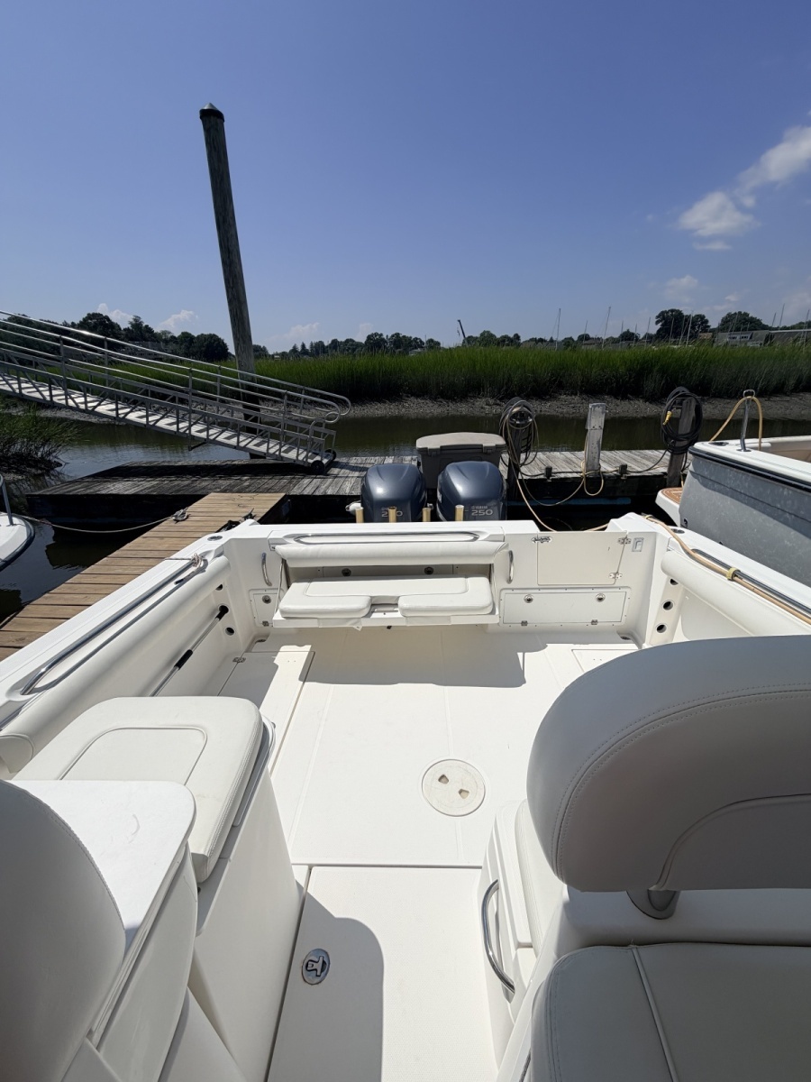 U n Me     30ft Wellcraft Yacht For Sale