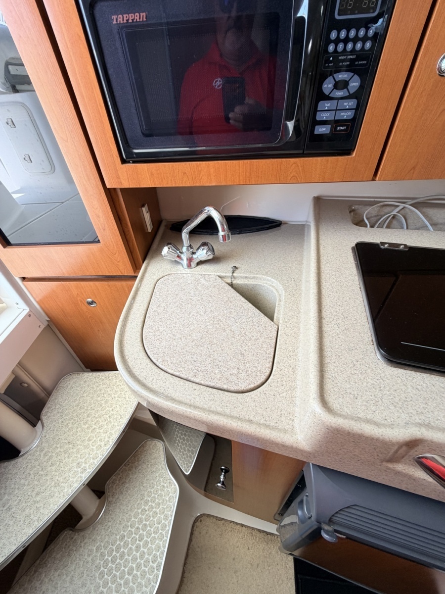 U n Me     30ft Wellcraft Yacht For Sale