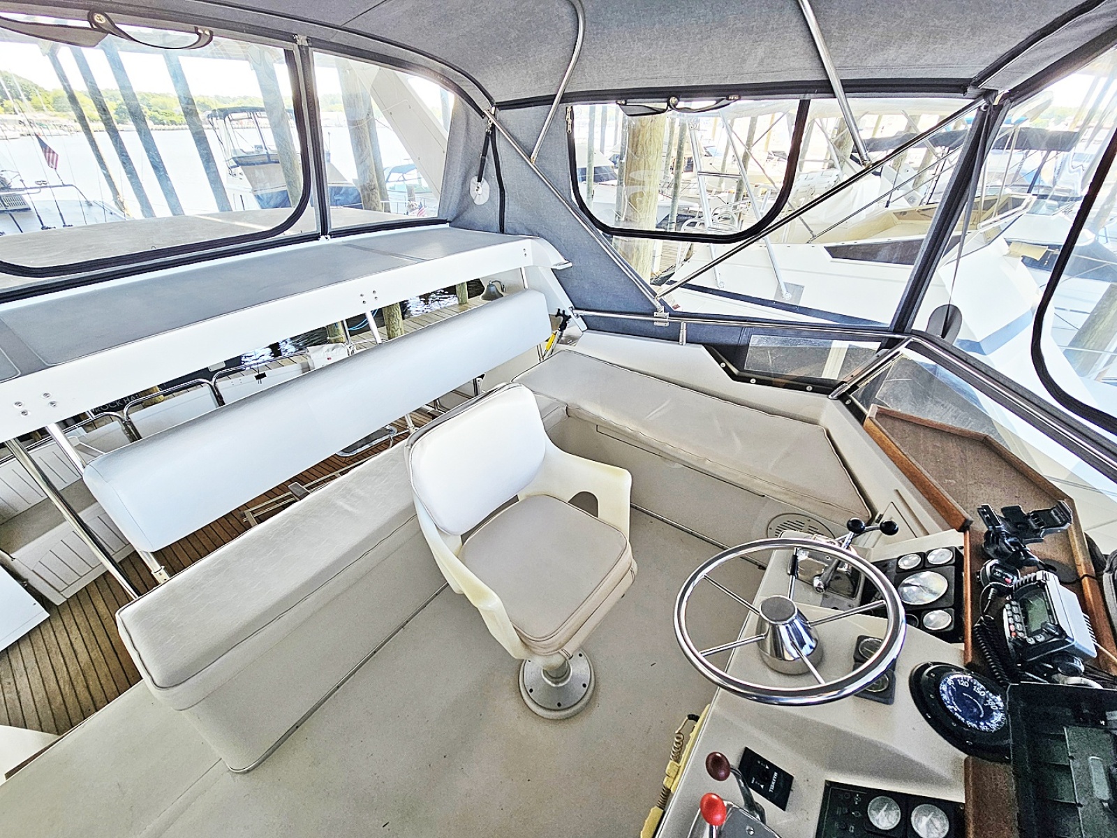 1988 President 37 Aft Cabin