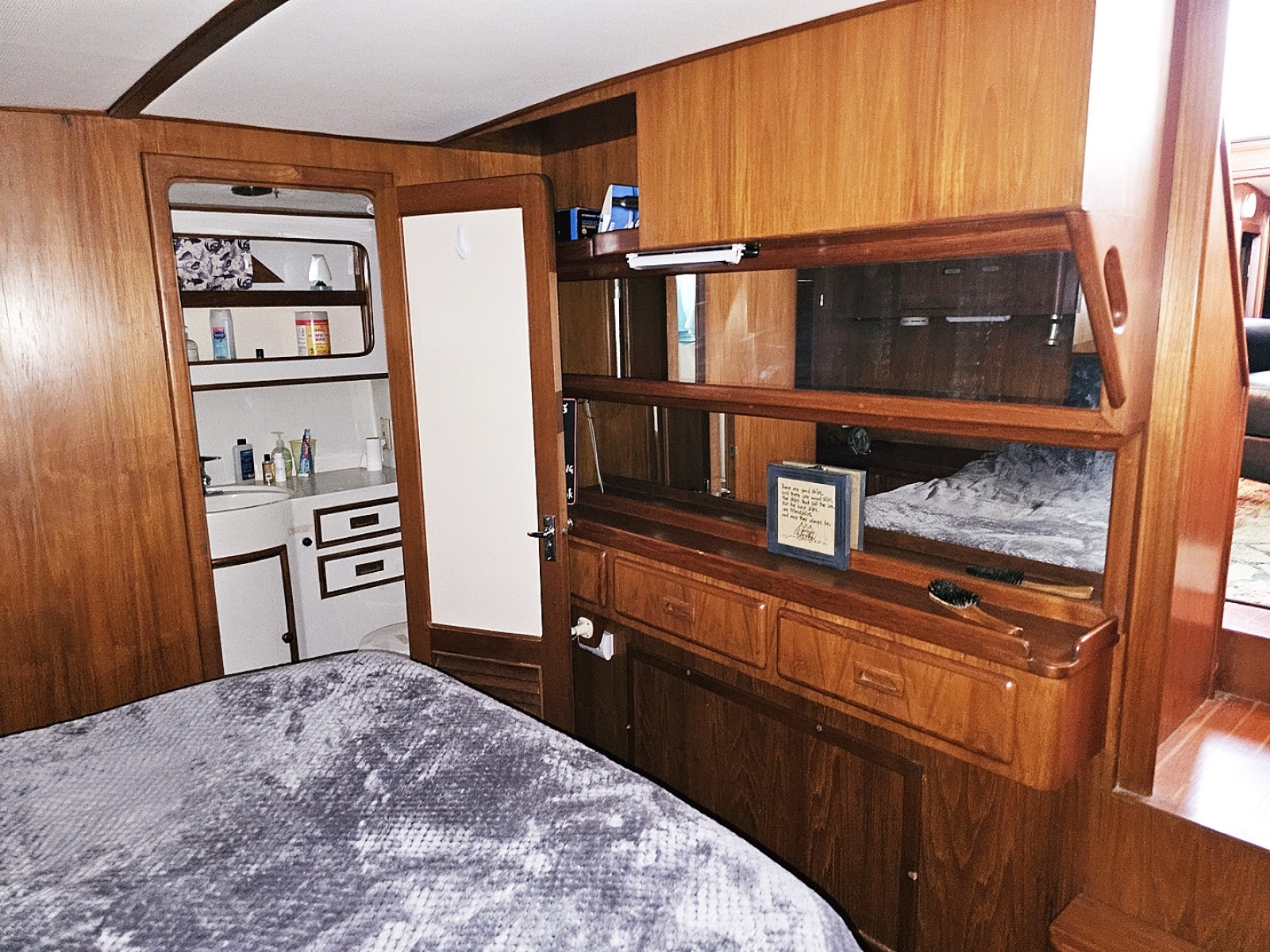 1988 President 37 Aft Cabin