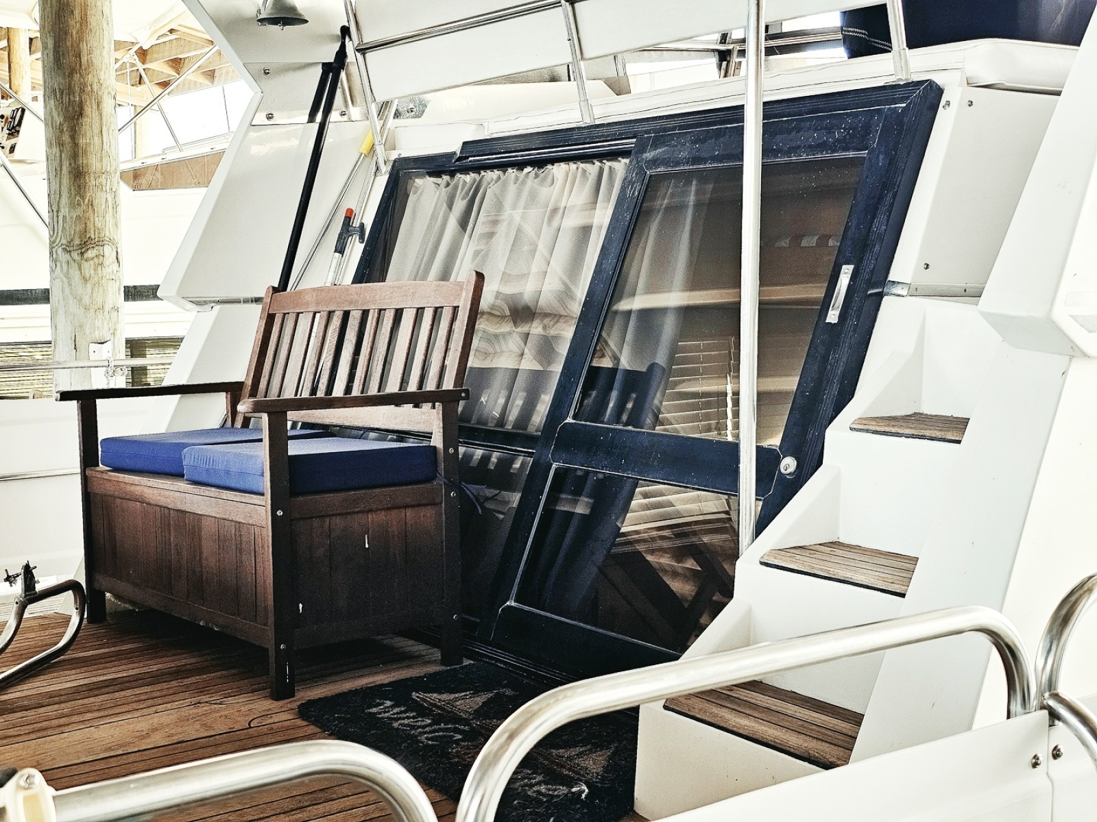 1988 President 37 Aft Cabin