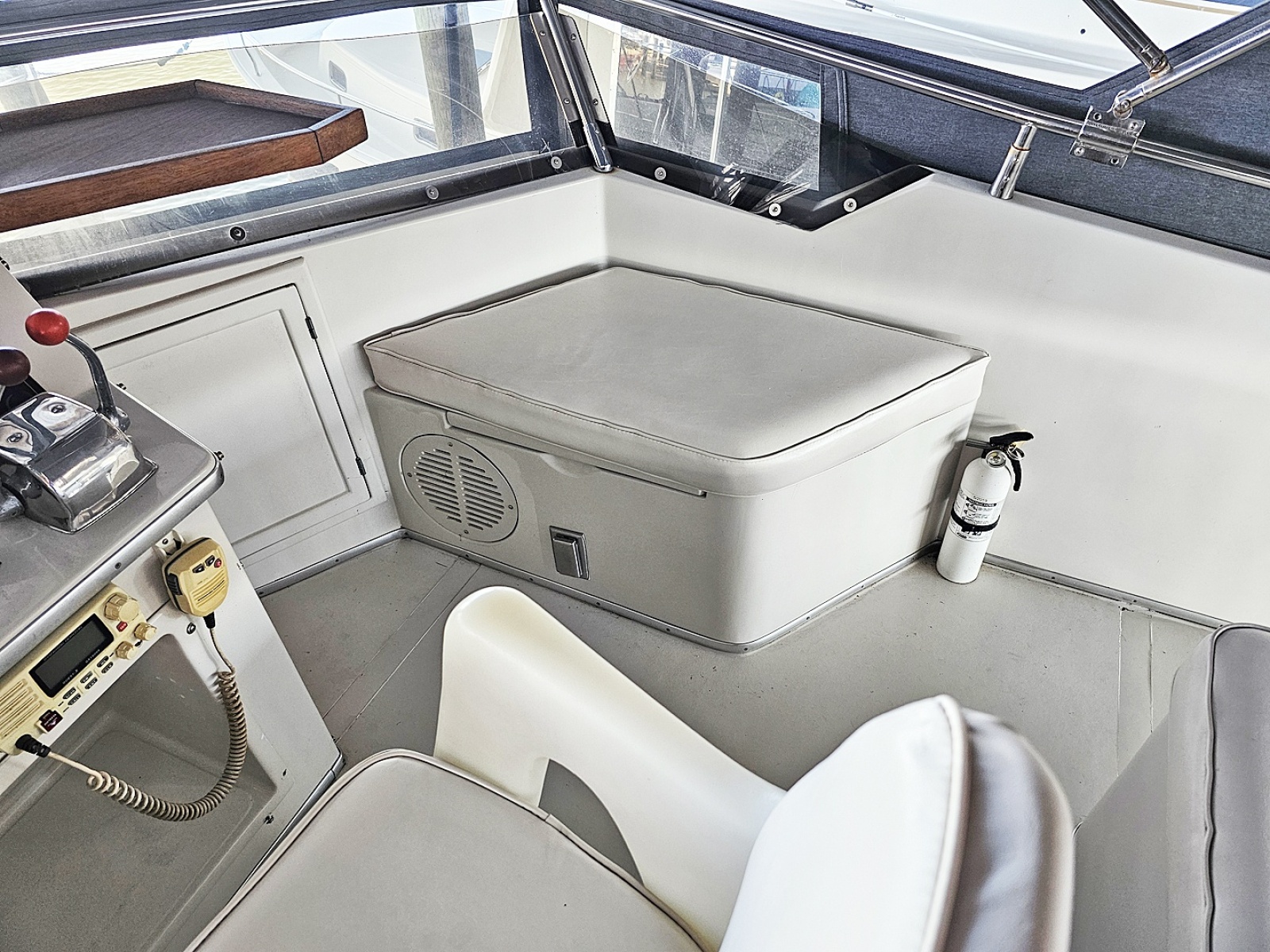 1988 President 37 Aft Cabin
