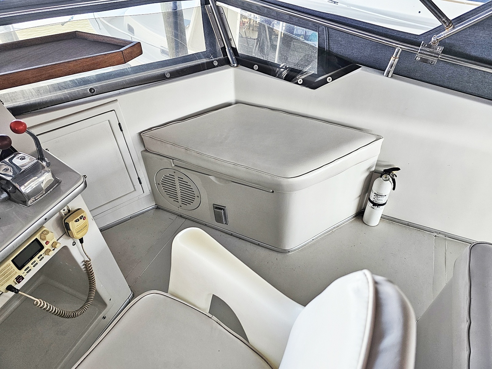 1988 President 37 Aft Cabin