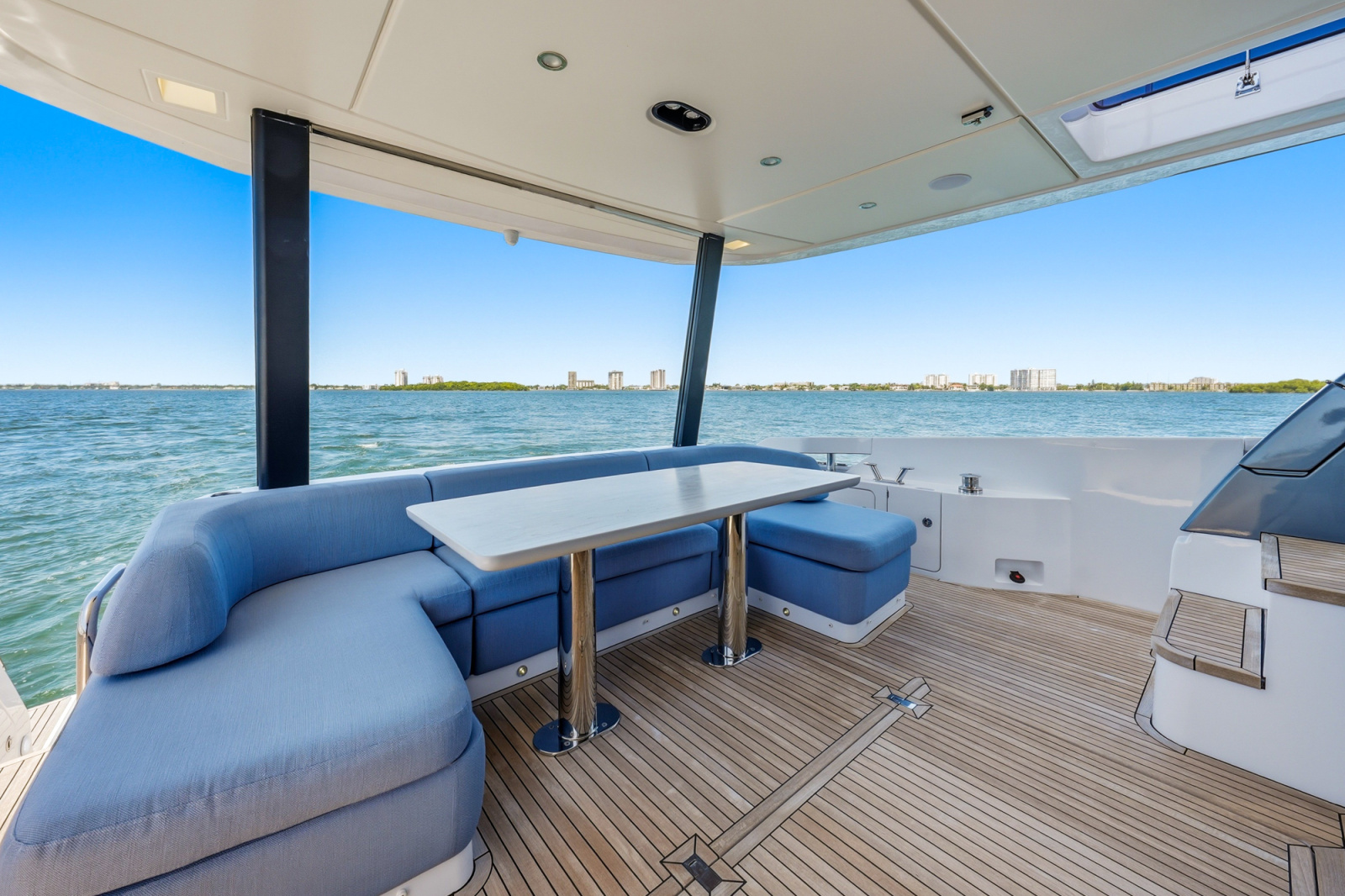 2025 Azimut 68 FLY