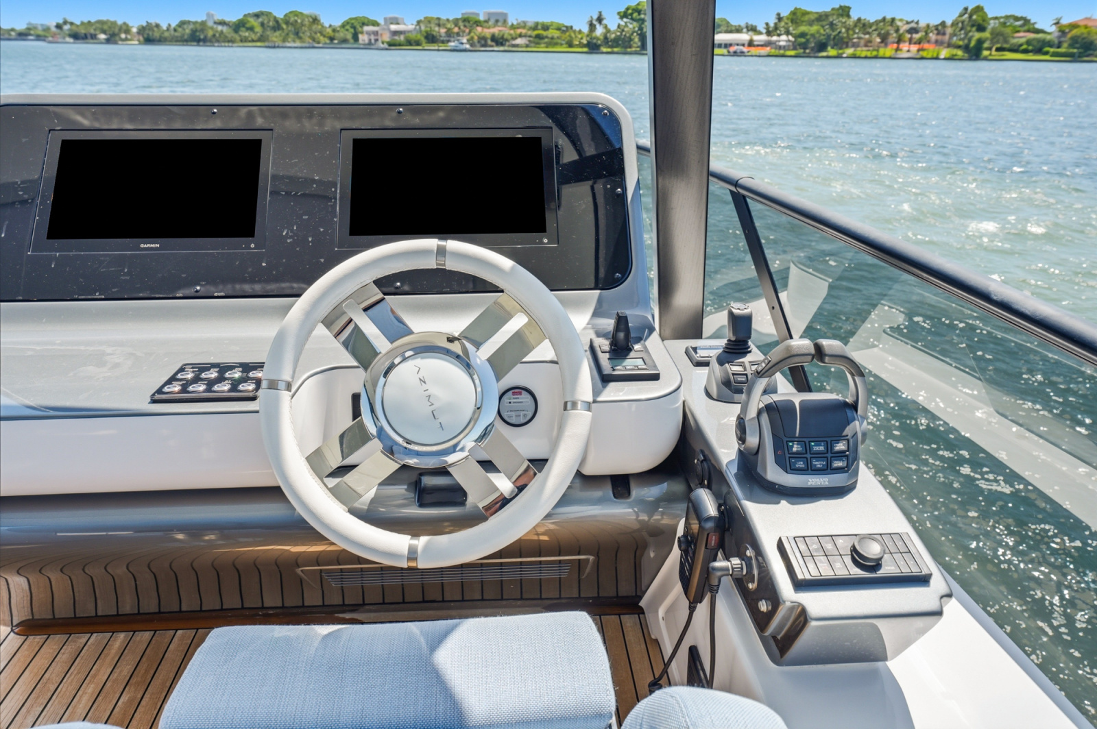 2025 Azimut 68 FLY