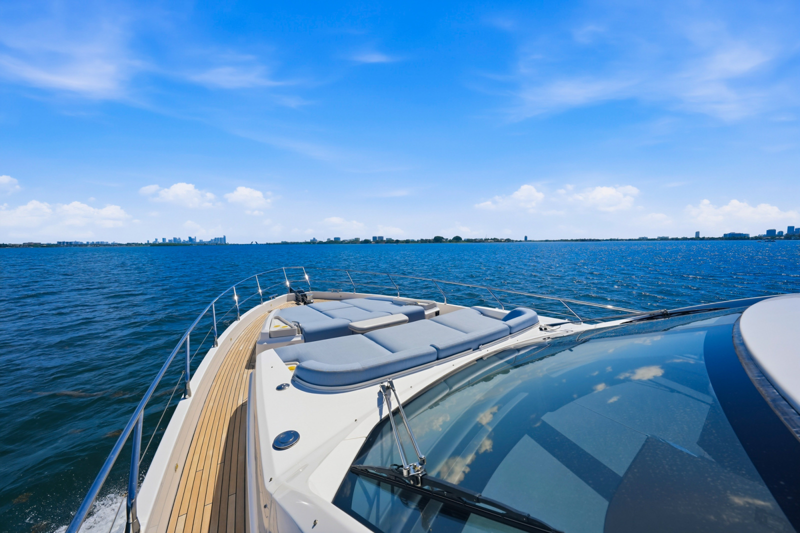 2025 Azimut 68 FLY