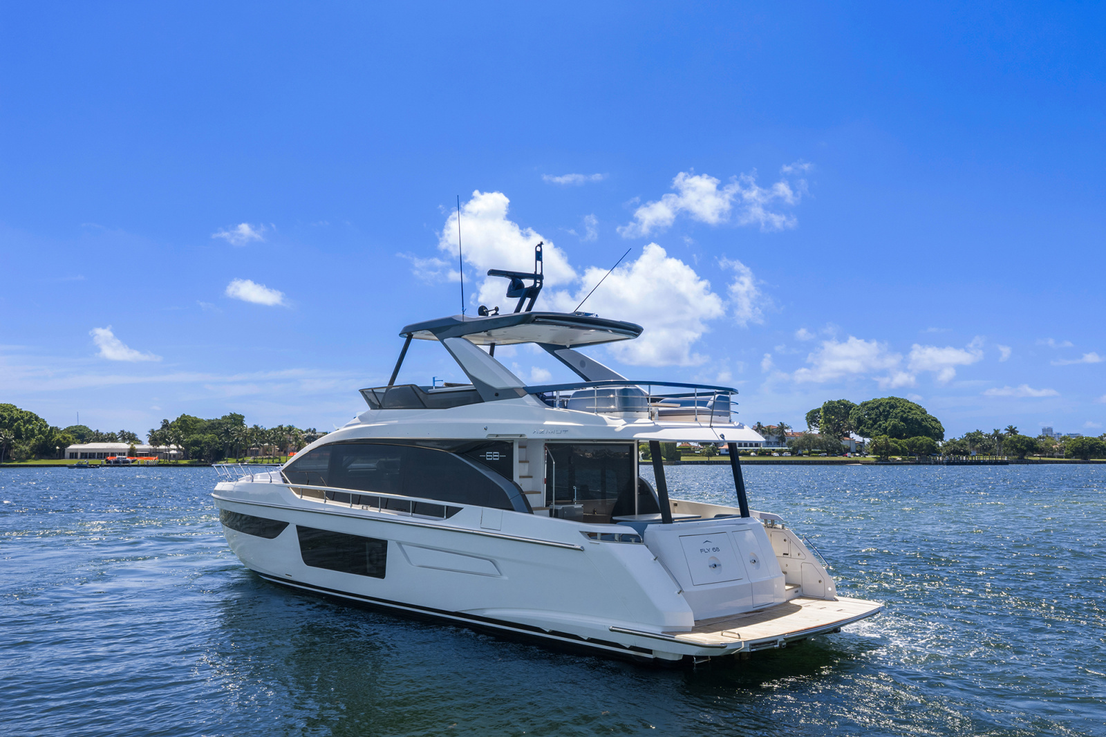 2025 Azimut 68 FLY