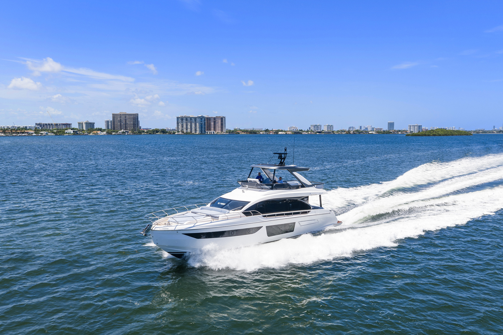 2025 Azimut 68 FLY