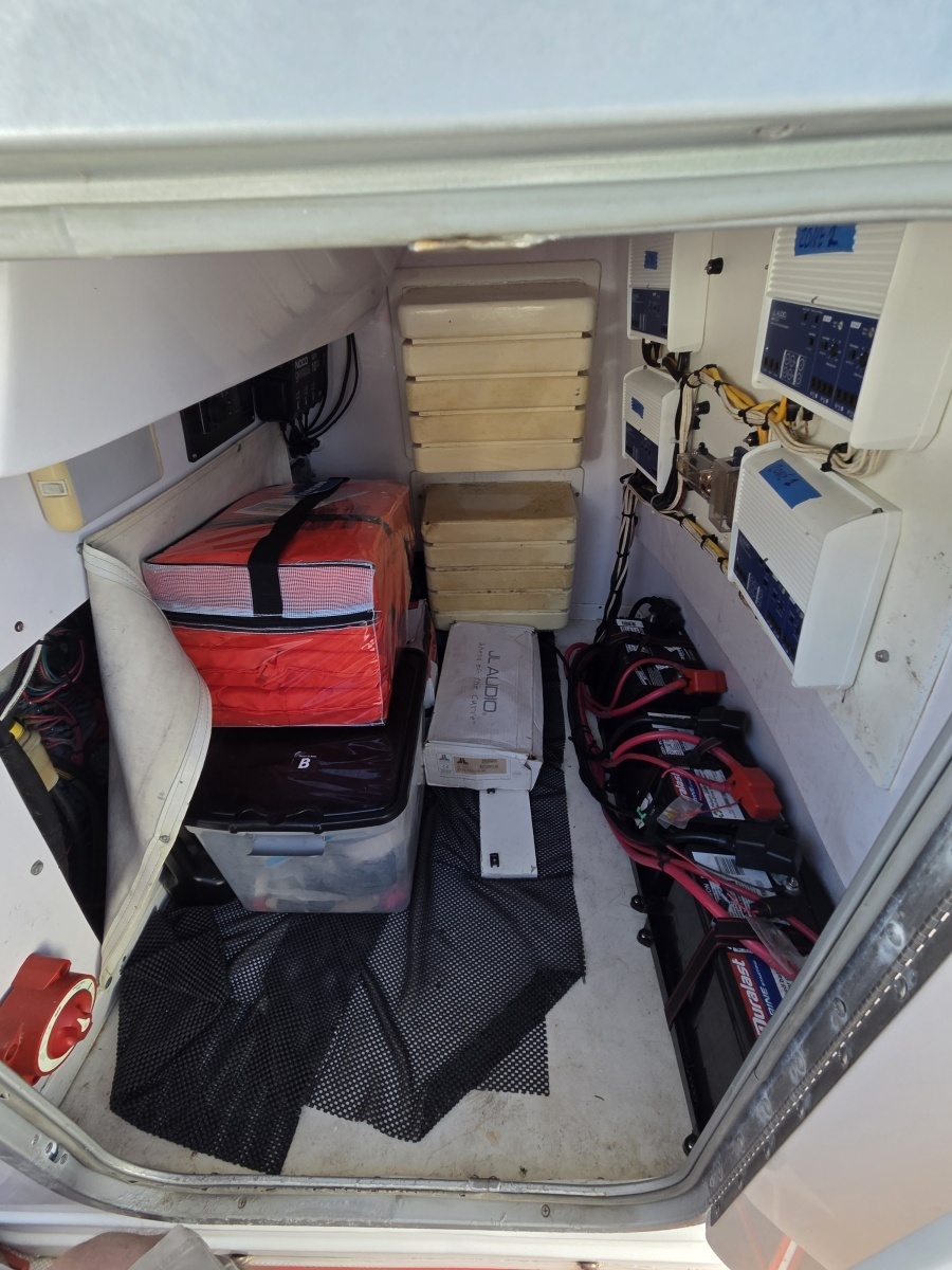 Zugzwang 35ft Donzi Yacht For Sale