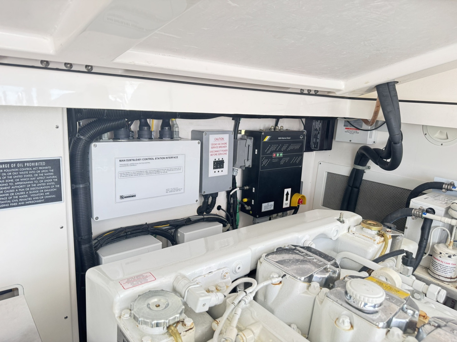 2005 Cabo 40 Express