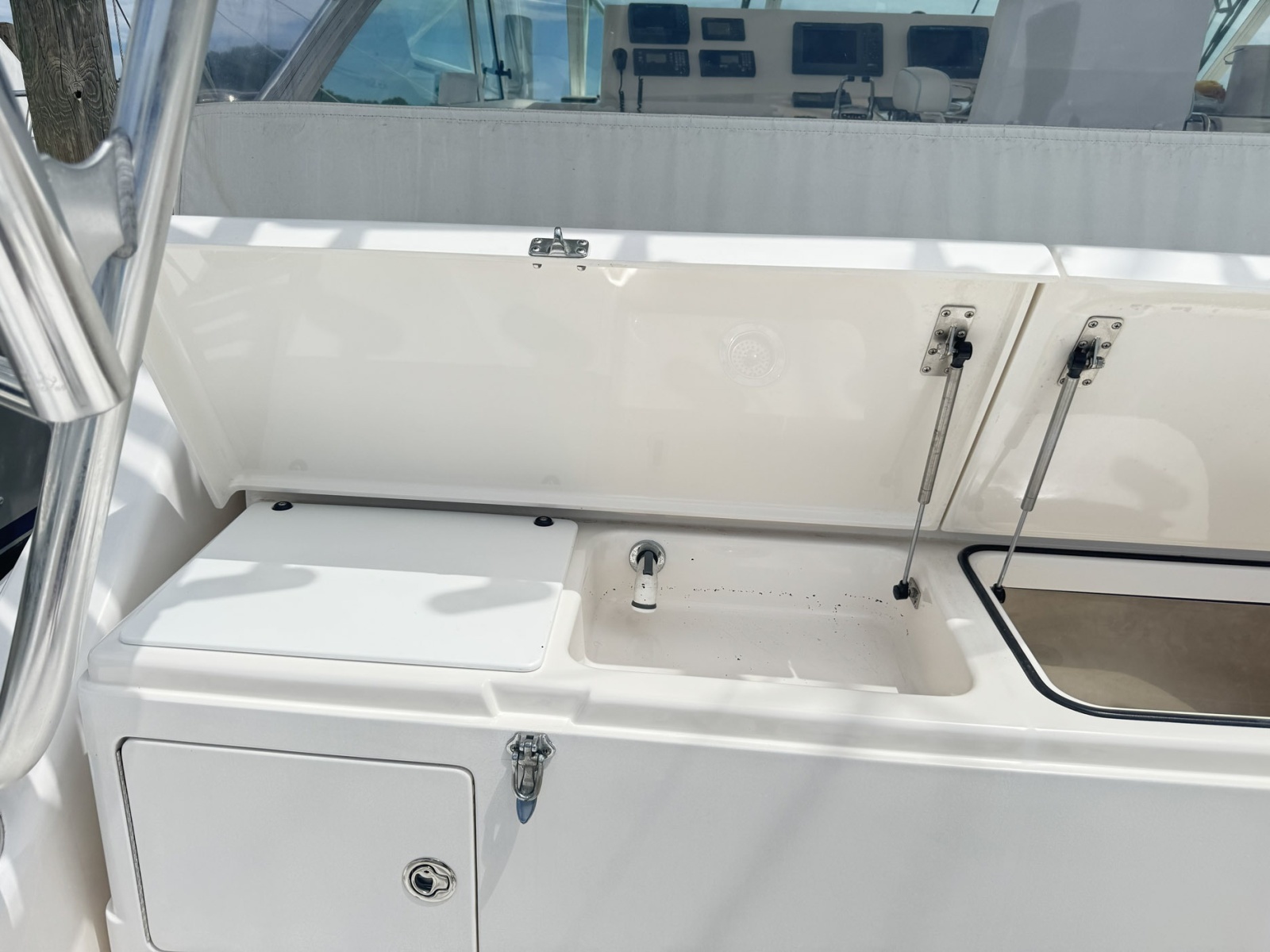 2005 Cabo 40 Express