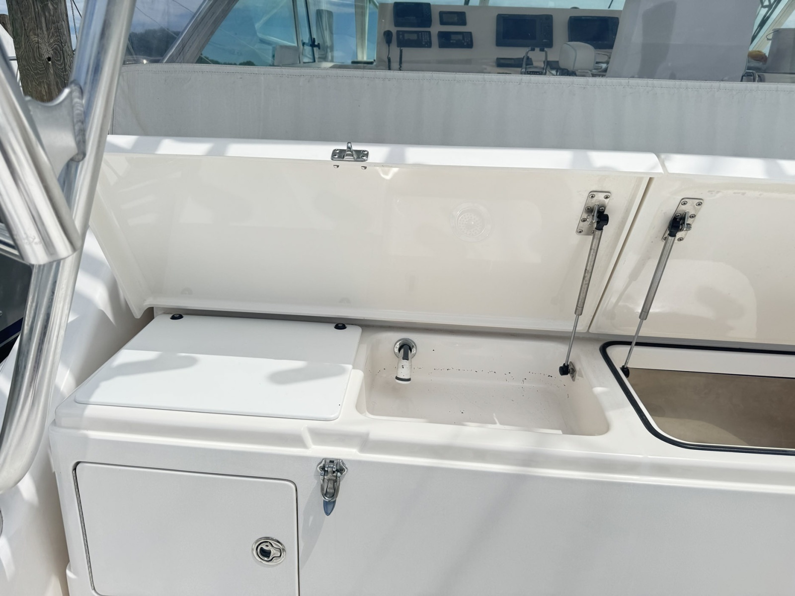 2005 Cabo 40 Express
