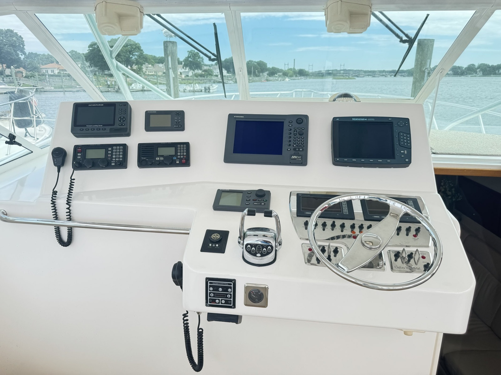 2005 Cabo 40 Express