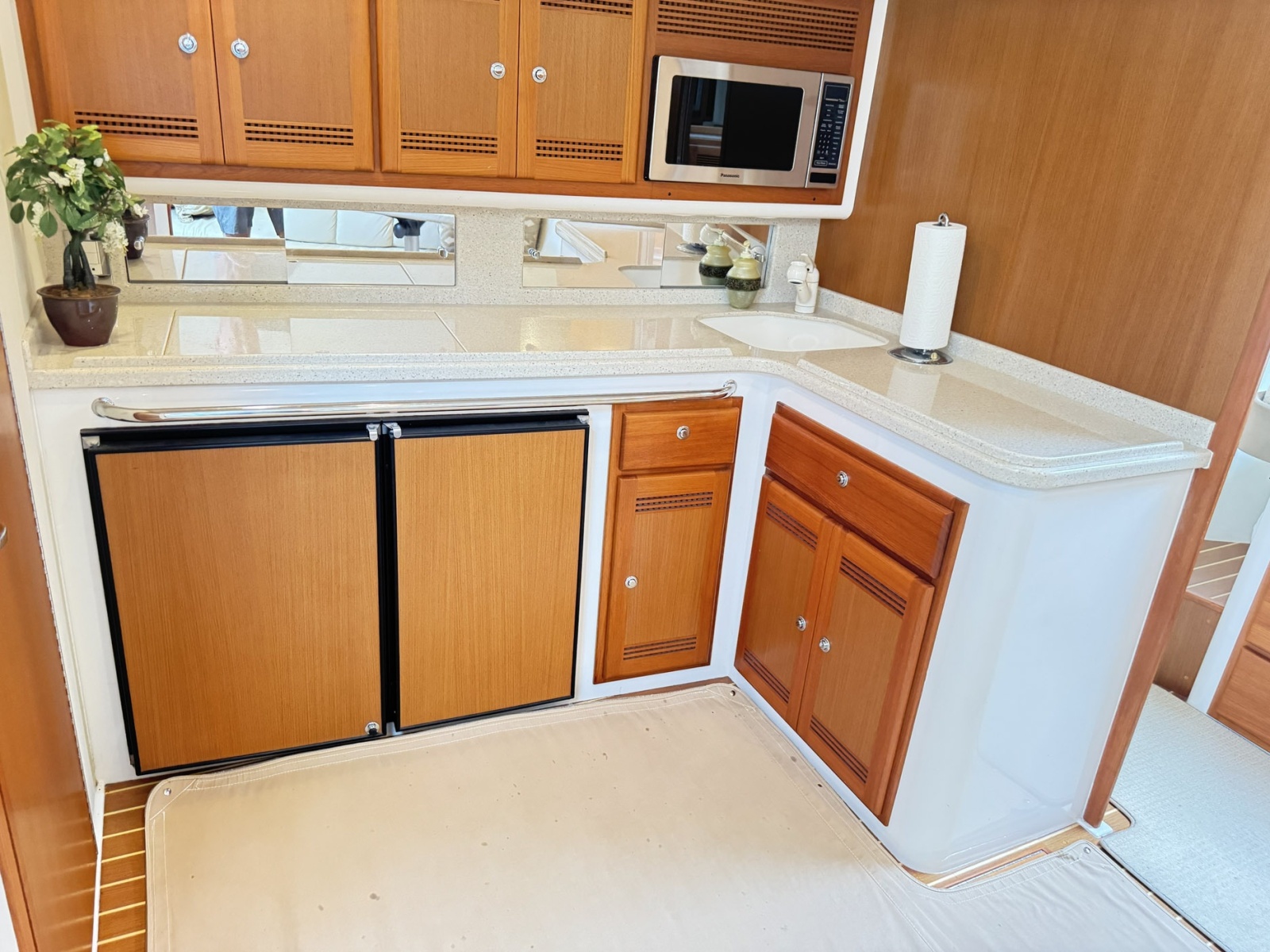 2005 Cabo 40 Express