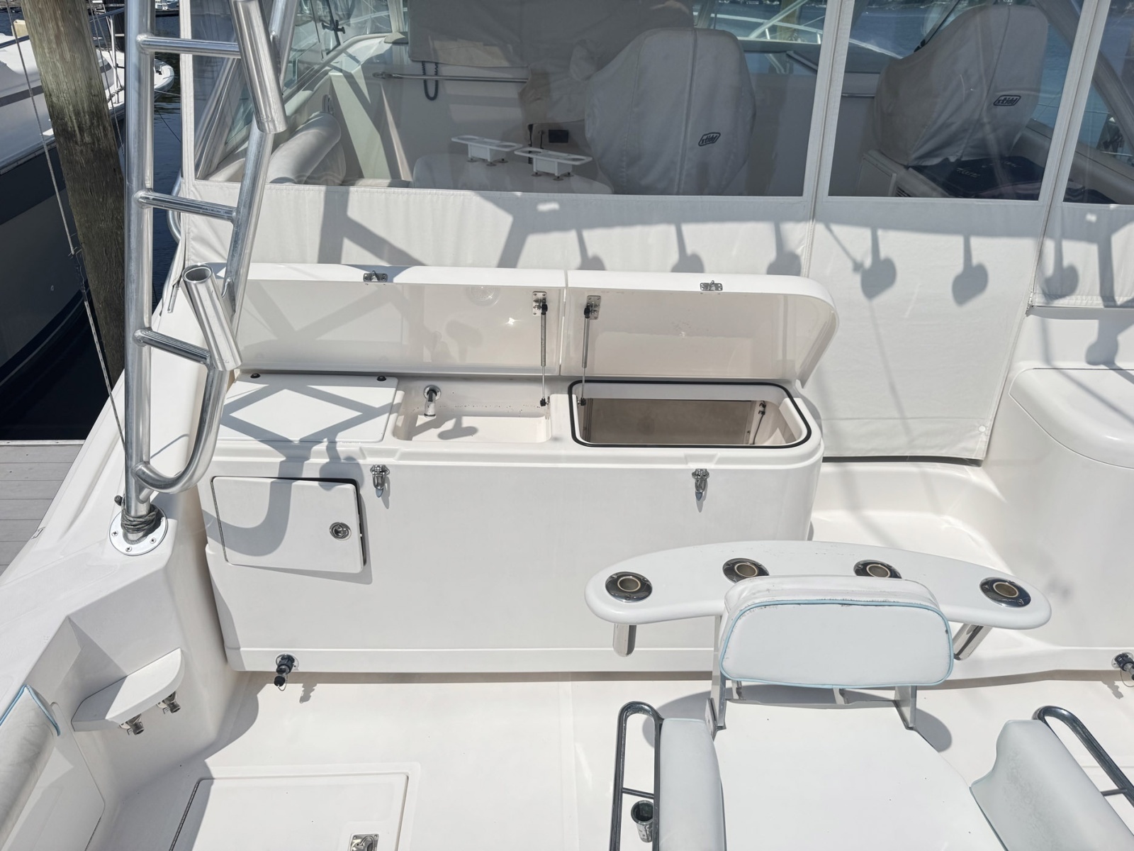 2005 Cabo 40 Express