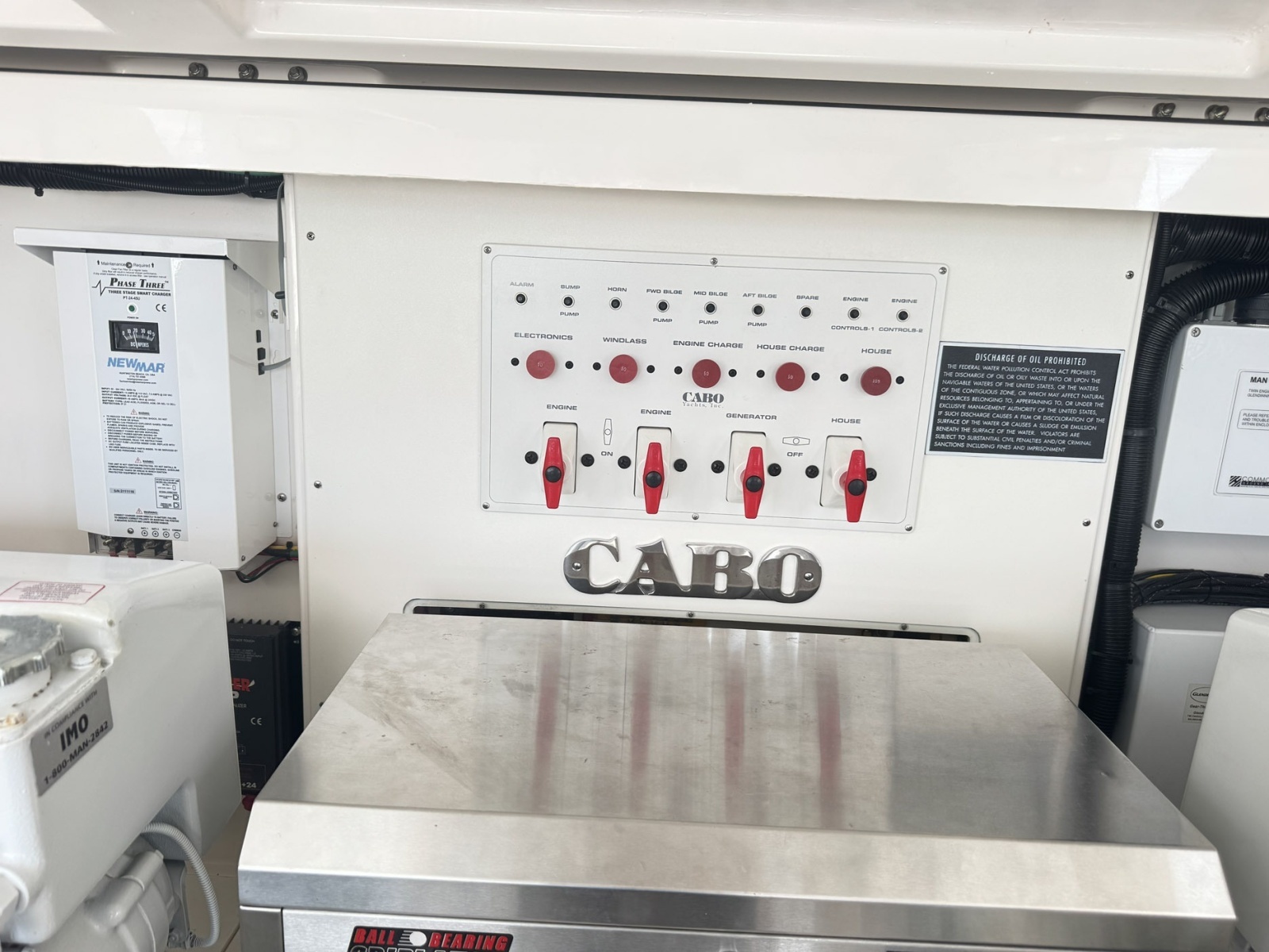 2005 Cabo 40 Express