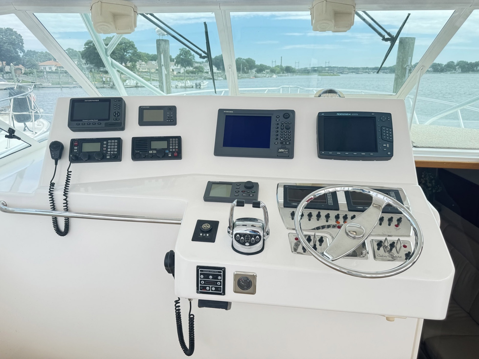 2005 Cabo 40 Express
