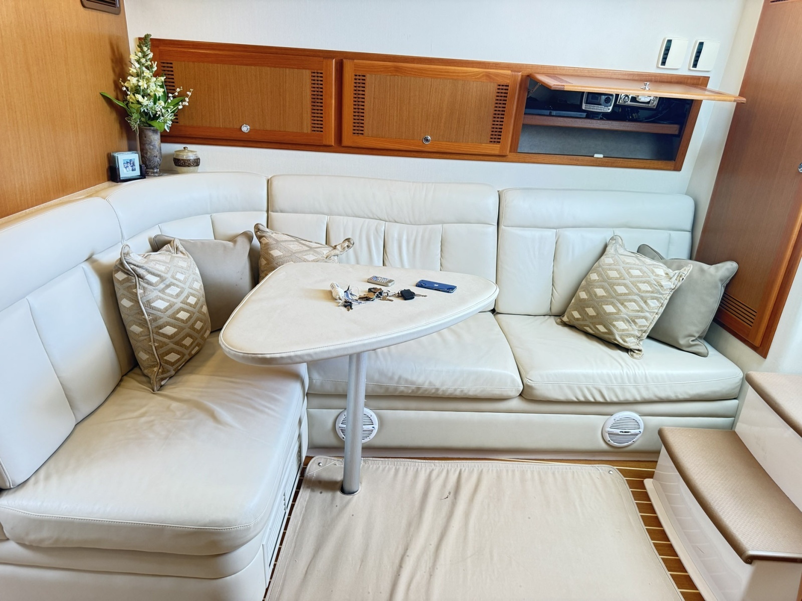 2005 Cabo 40 Express