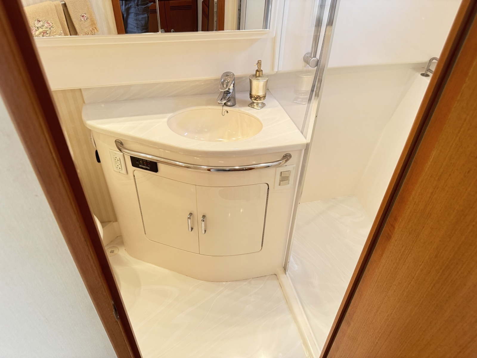 2005 Cabo 40 Express