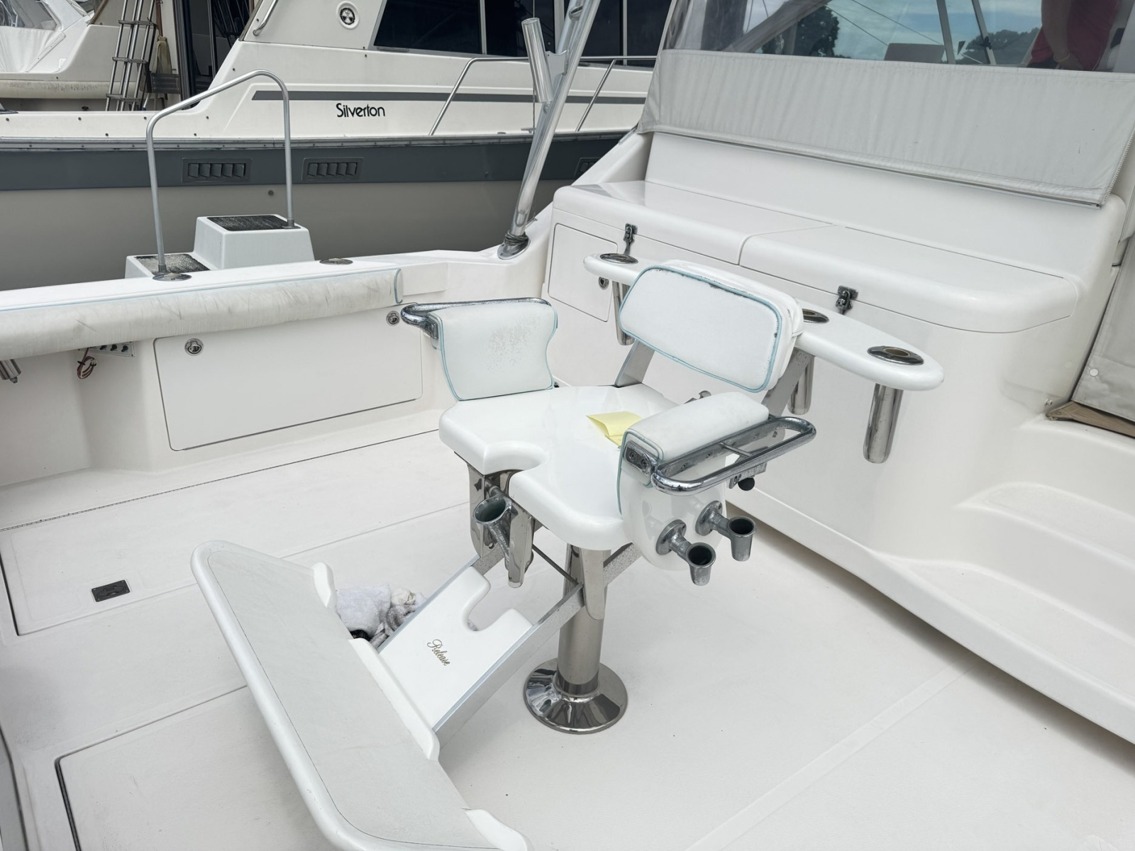2005 Cabo 40 Express