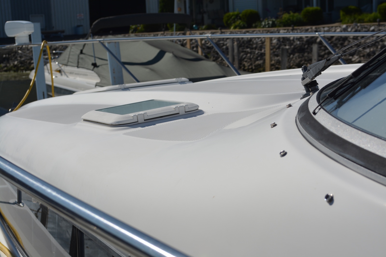 2004 Bayliner 305