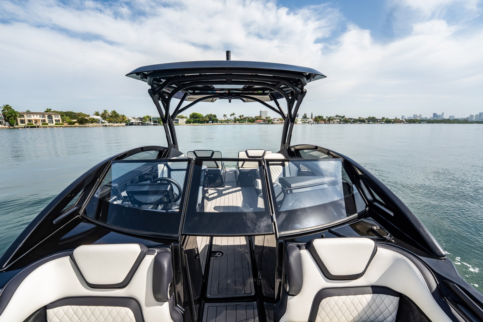 2025 Yamaha Boats 275SD