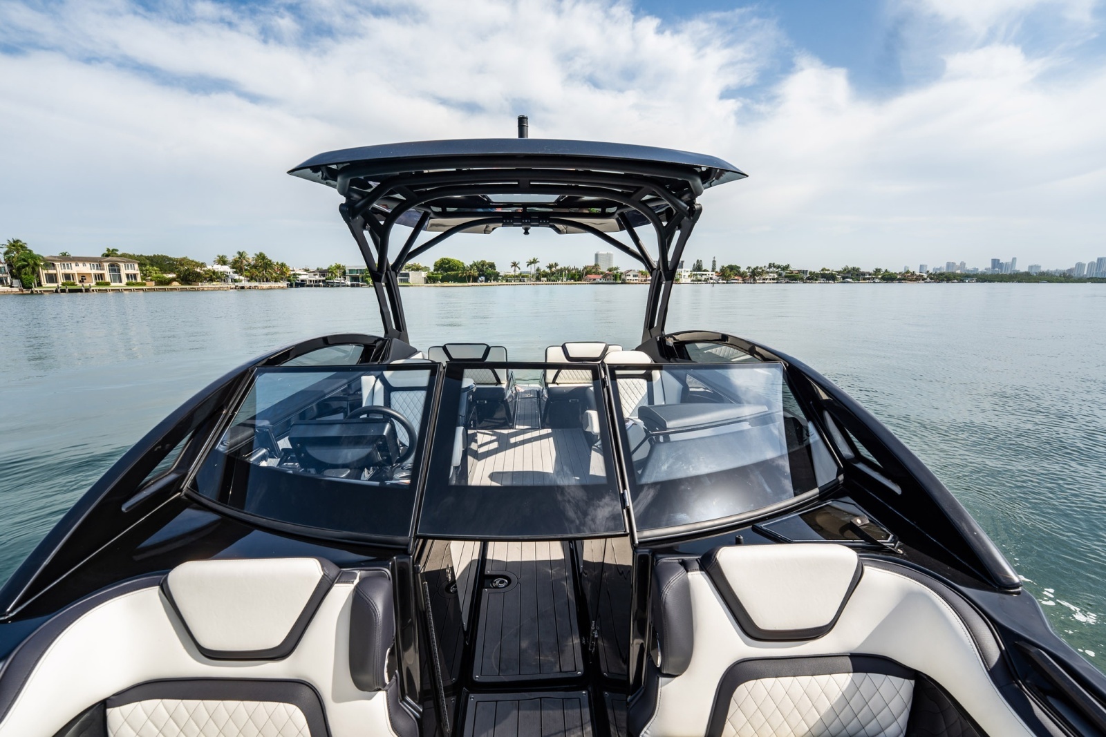 2025 Yamaha Boats 275SD