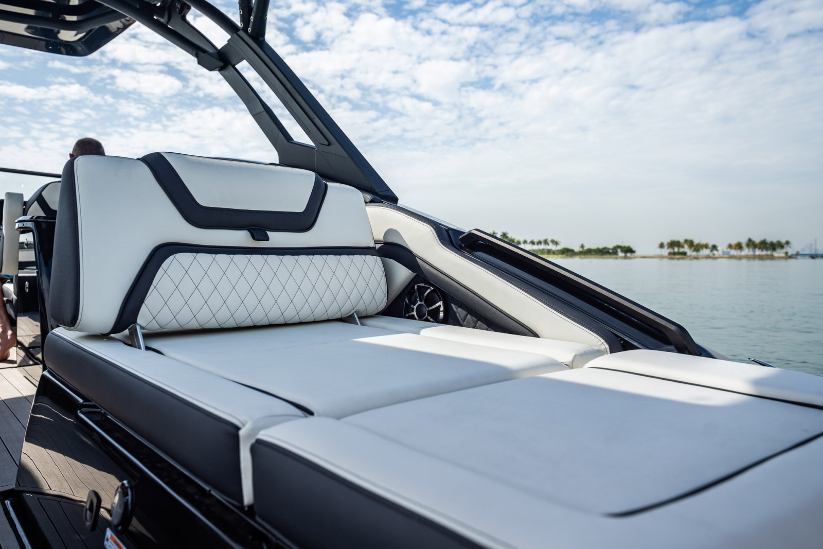 2025 Yamaha Boats 275SD