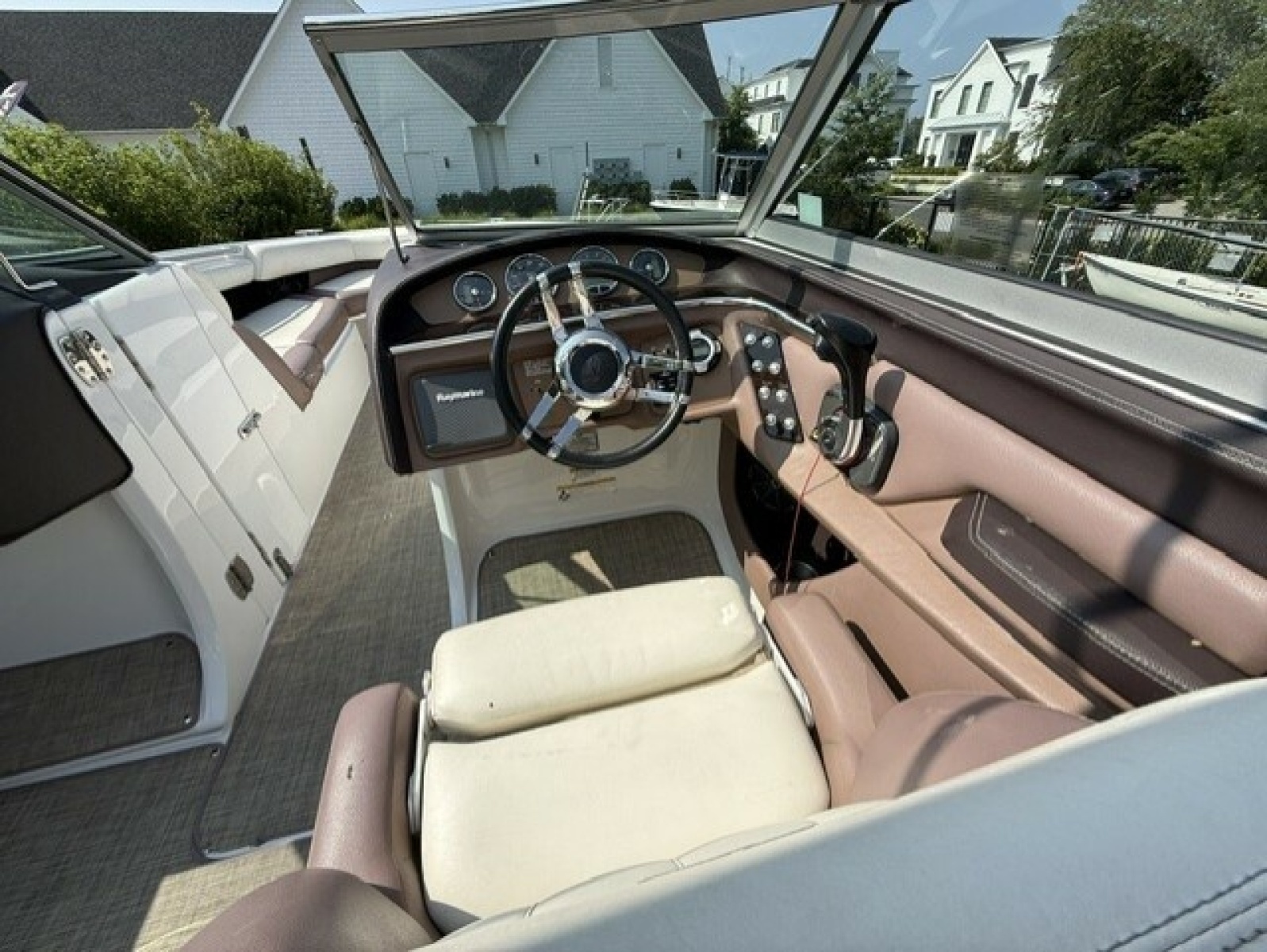 27ft Cobalt Yacht For Sale