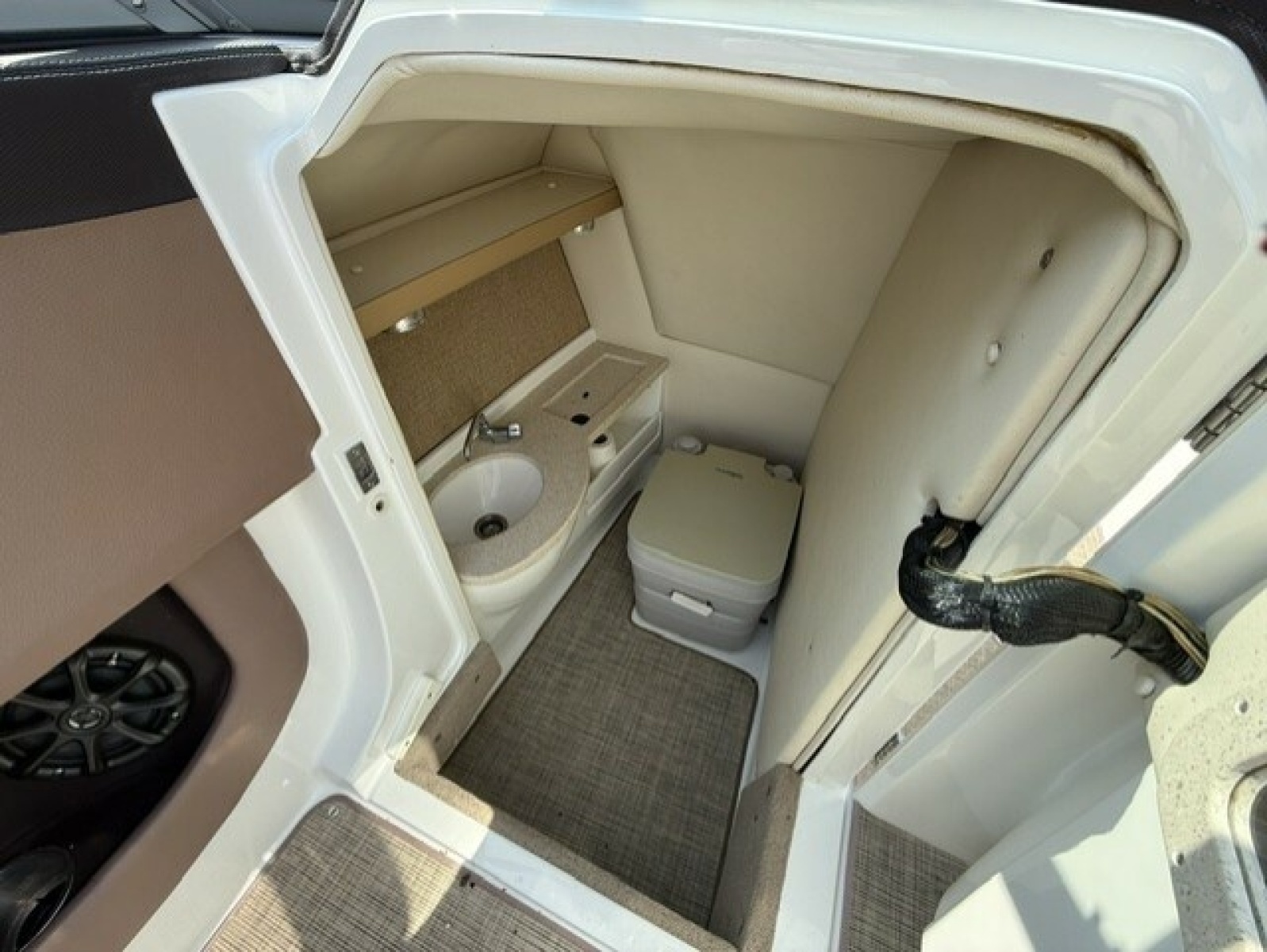 27ft Cobalt Yacht For Sale