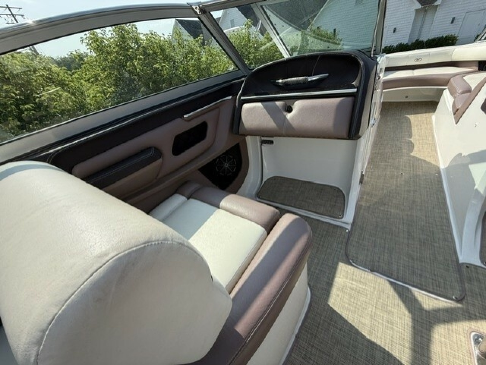 27ft Cobalt Yacht For Sale