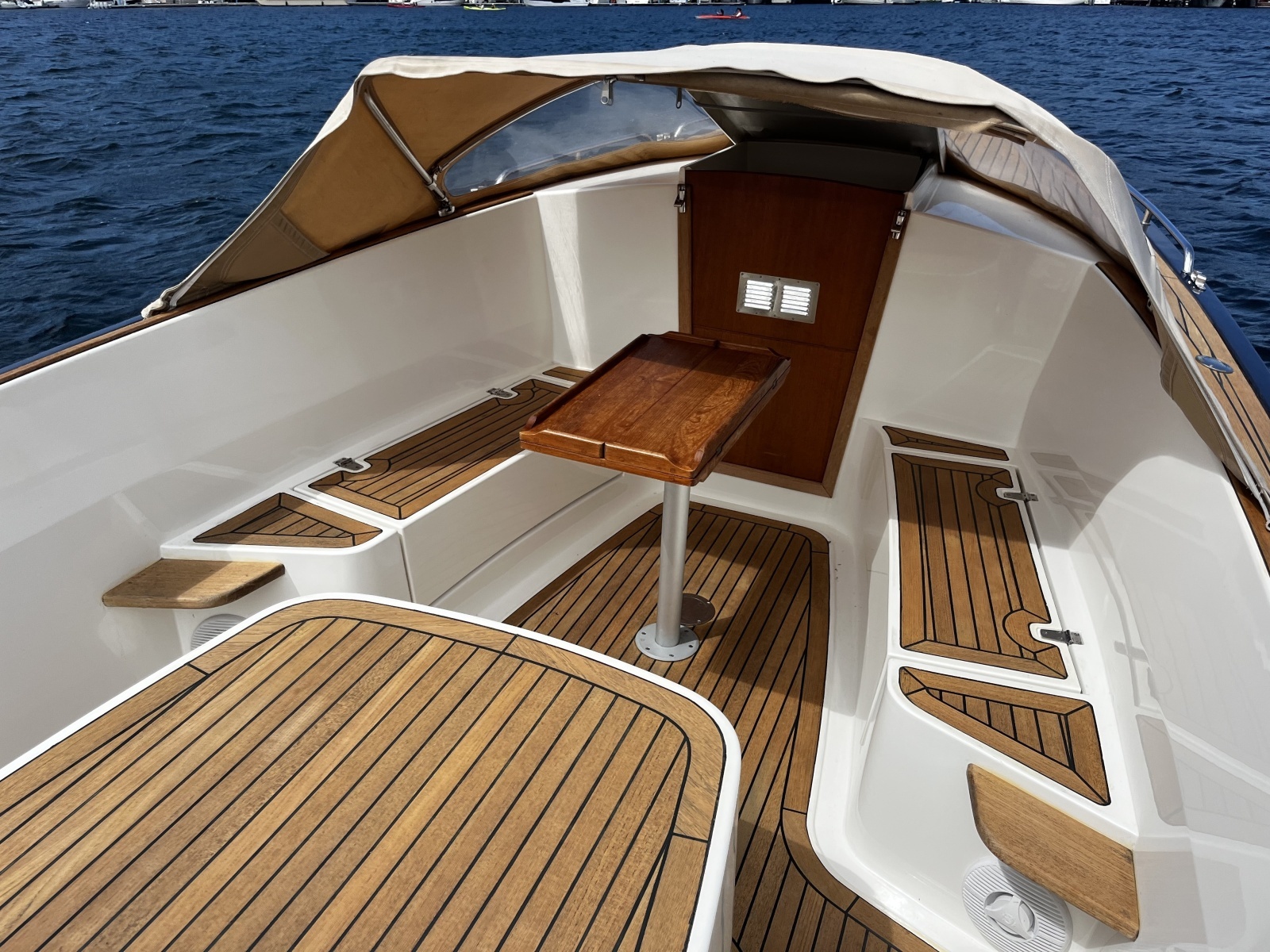 2013 AdmiralsTender C28