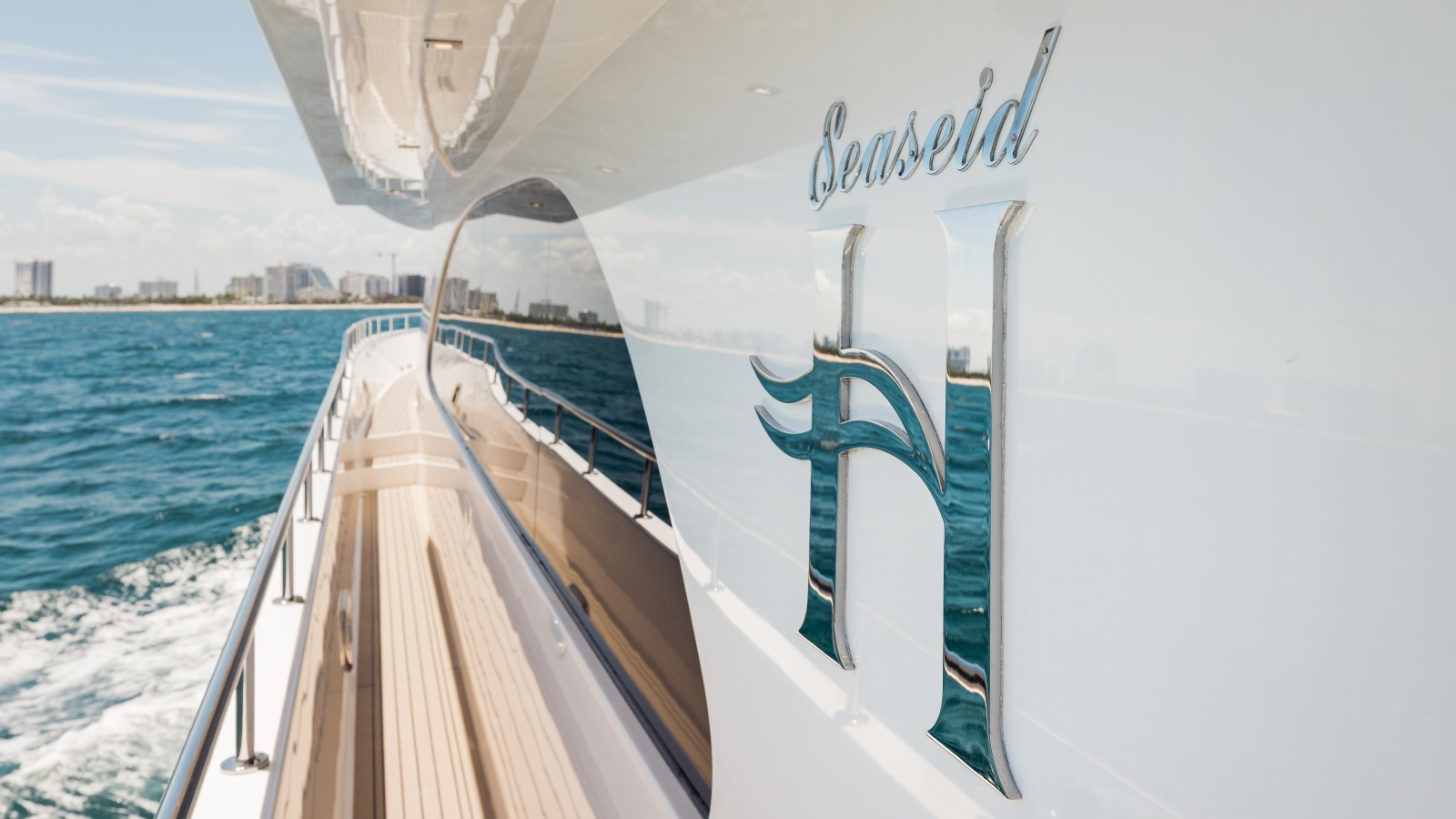 Walkaround Side Deck