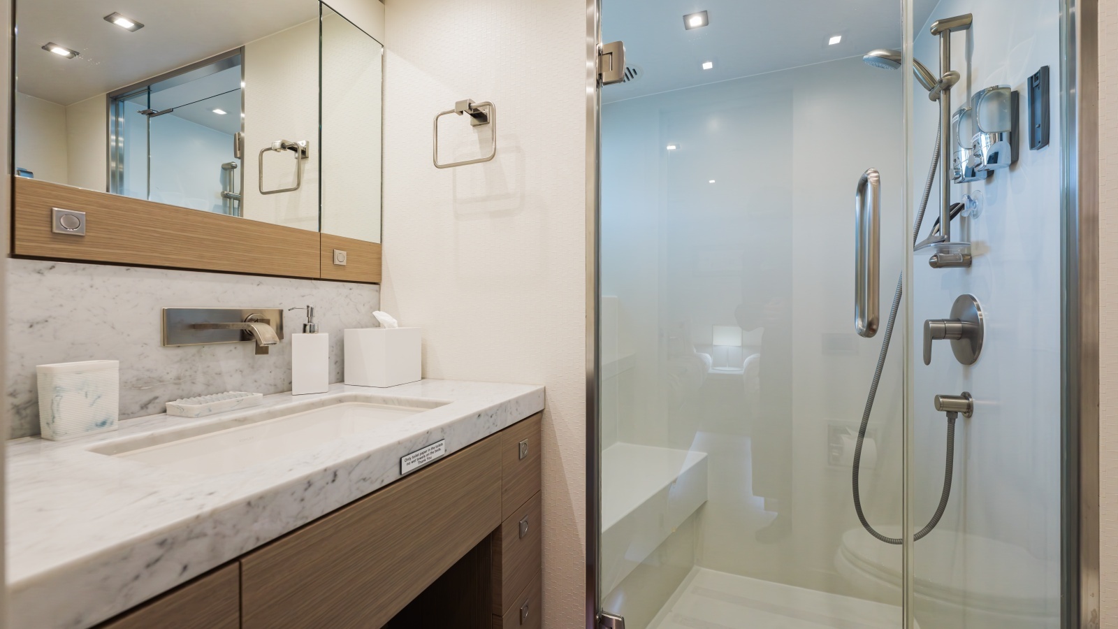 Port Side Cabin Head