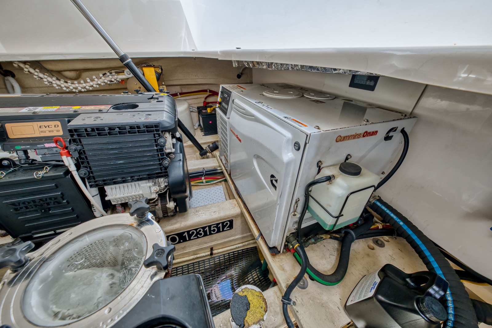 2011 Tiara Yachts 3500 Sivran LE