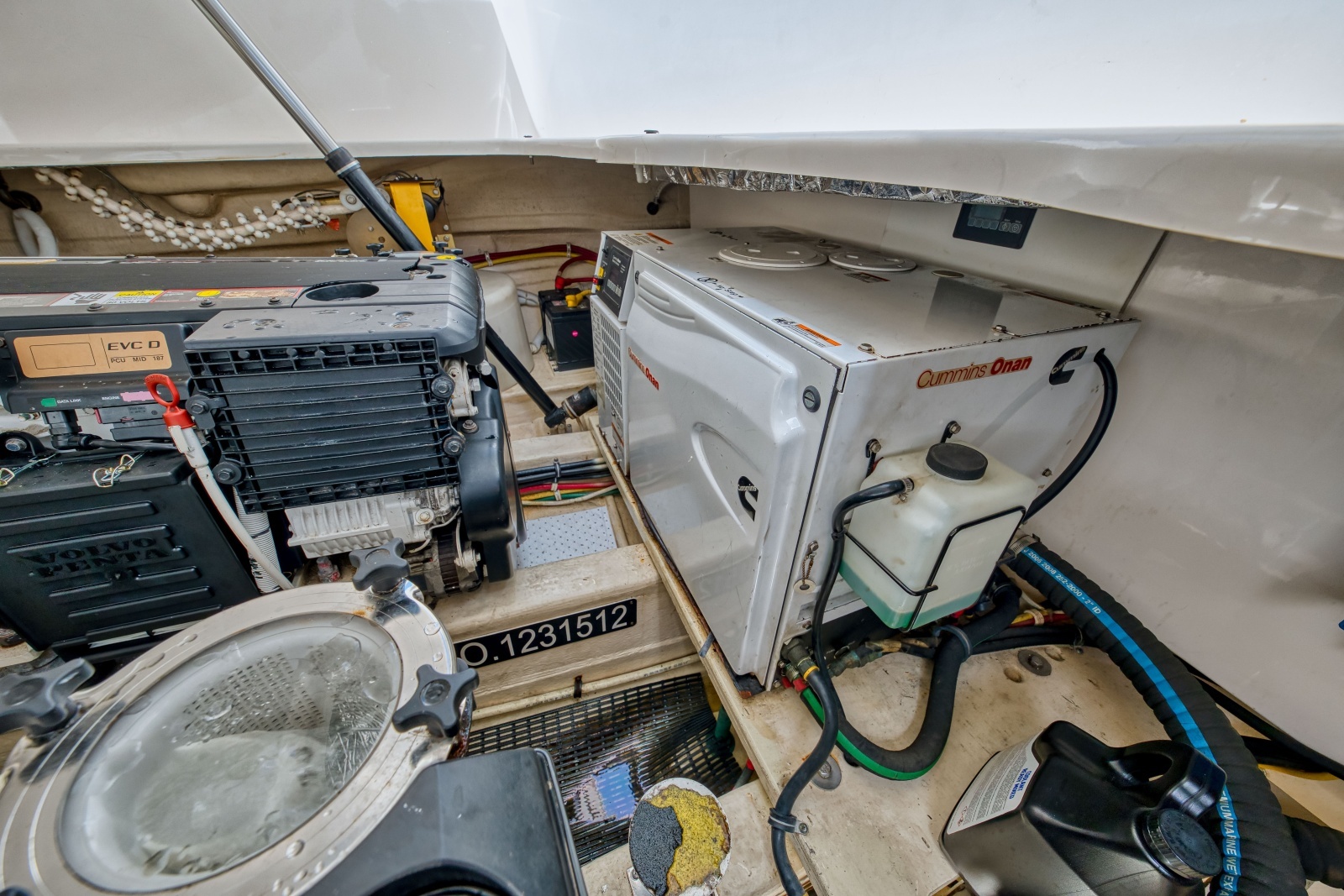 2011 Tiara Yachts 3500 Sivran LE