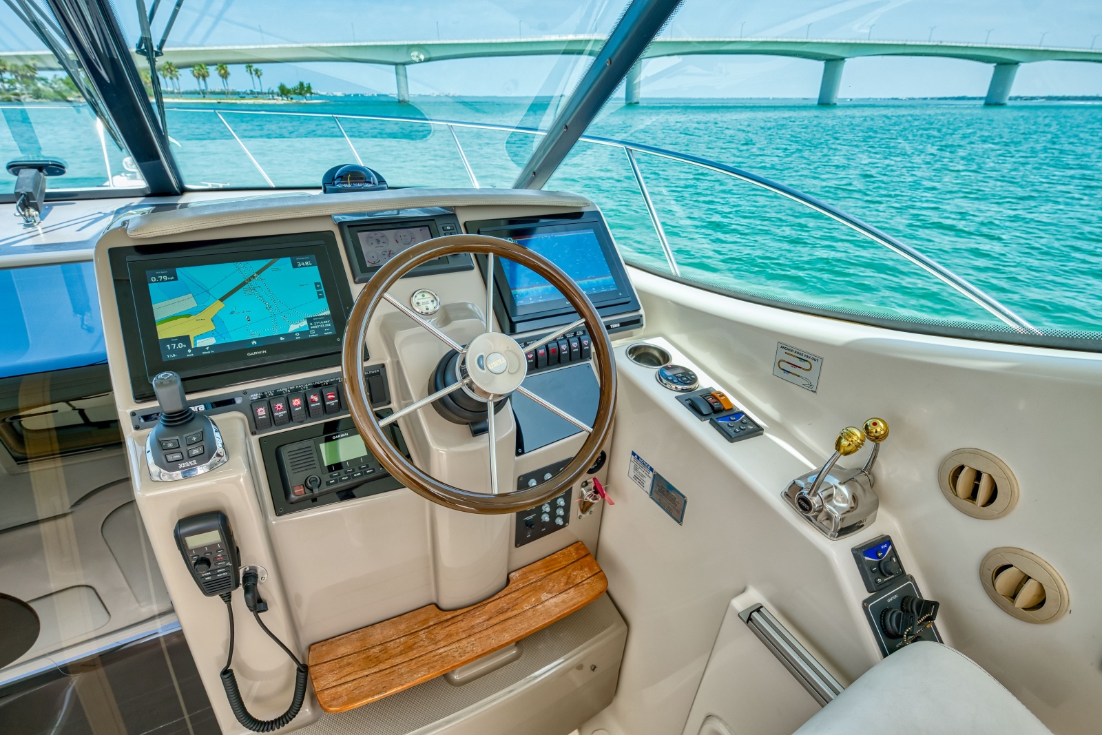 2011 Tiara Yachts 3500 Sivran LE