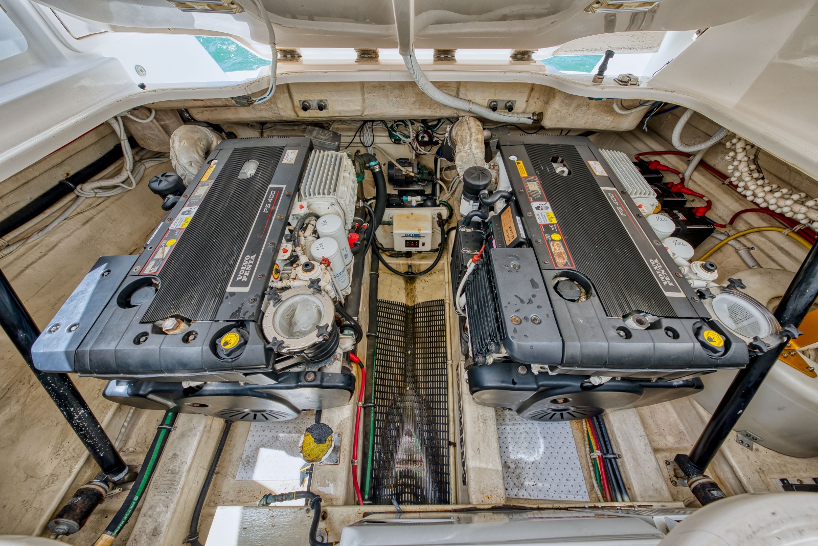 2011 Tiara Yachts 3500 Sivran LE