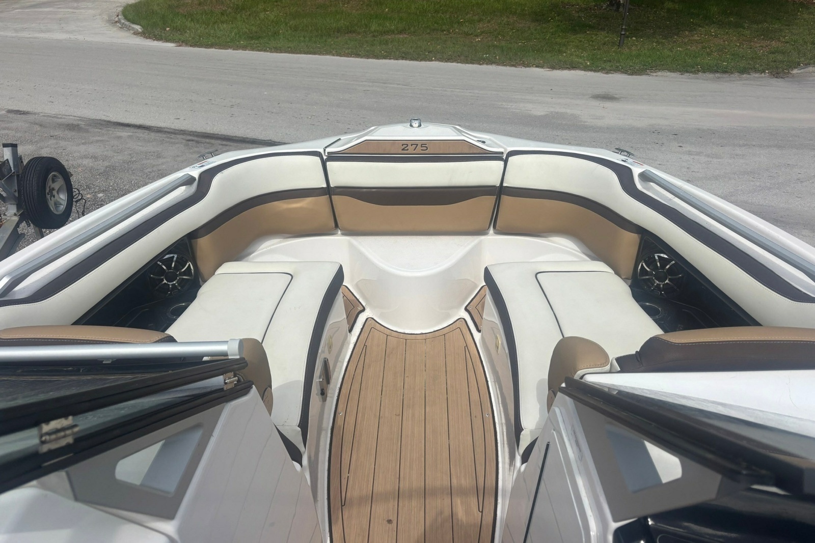 2021 Yamaha Boats 275SE