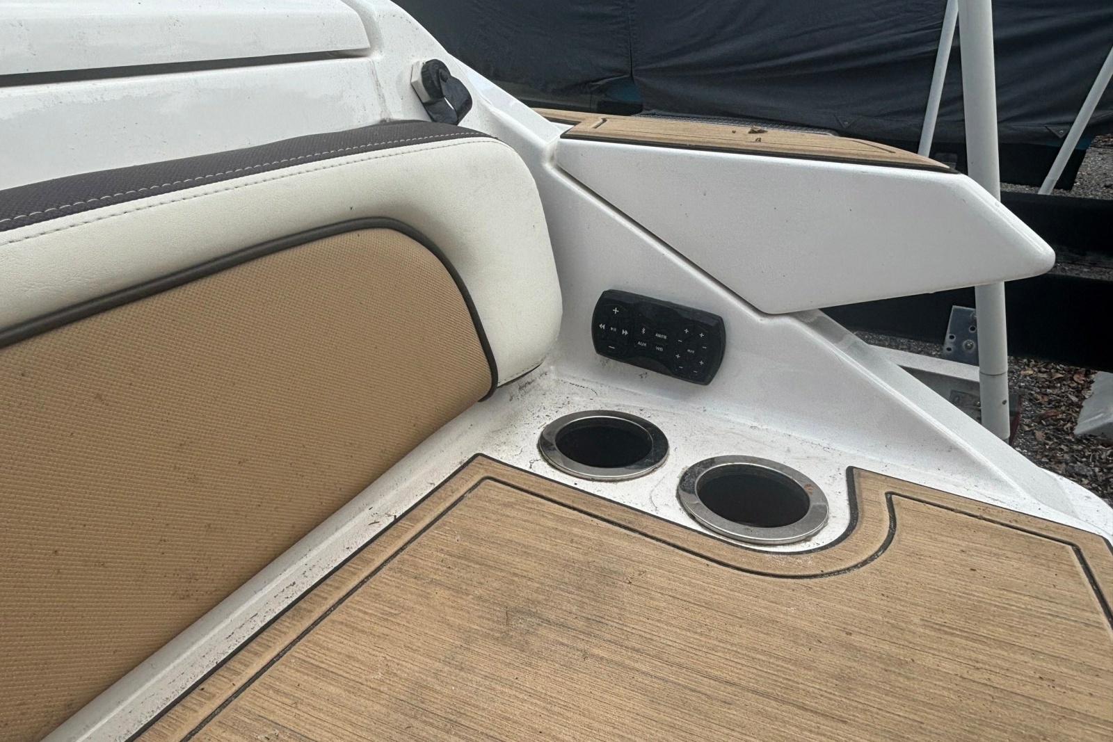 2021 Yamaha Boats 275SE