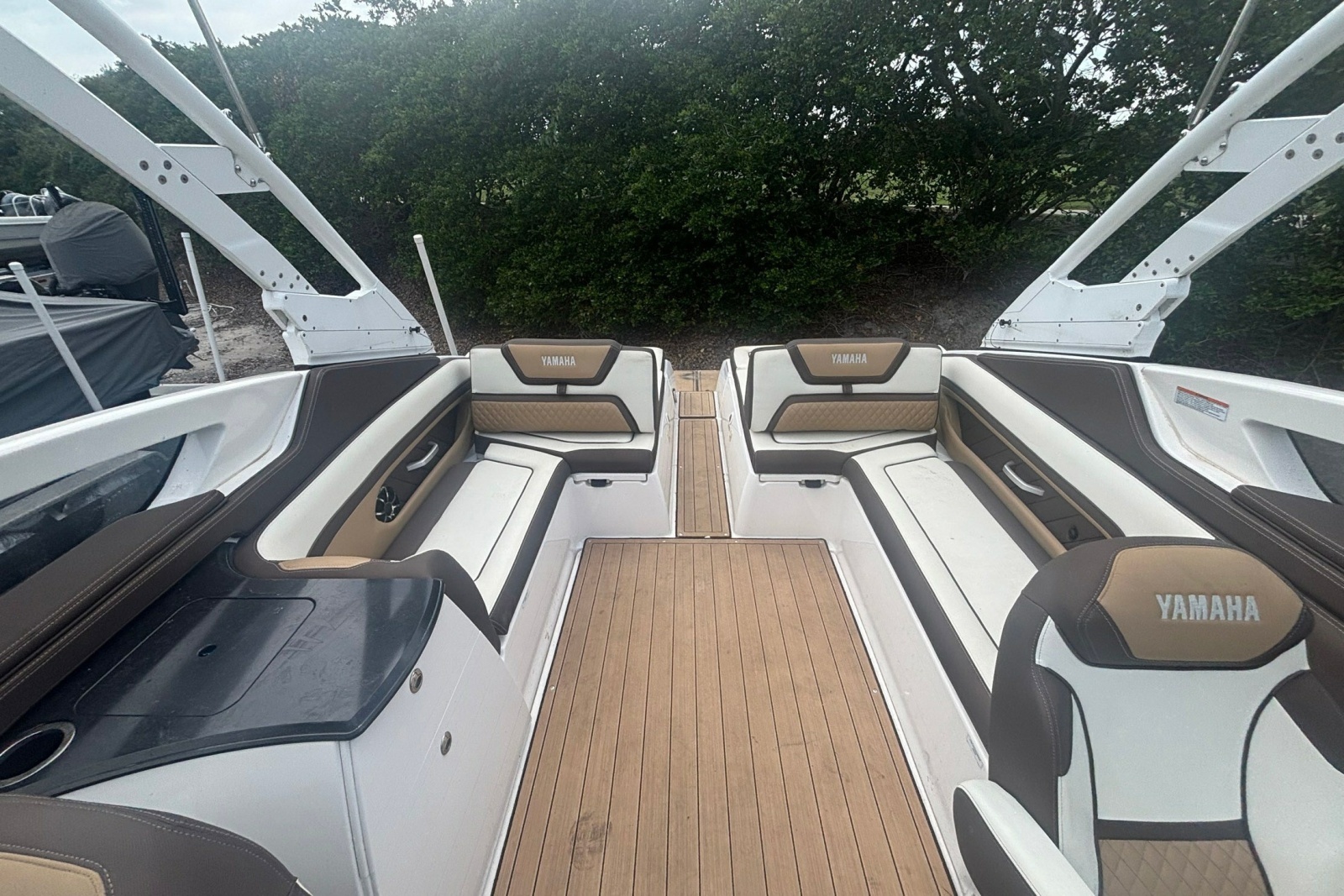 2021 Yamaha Boats 275SE