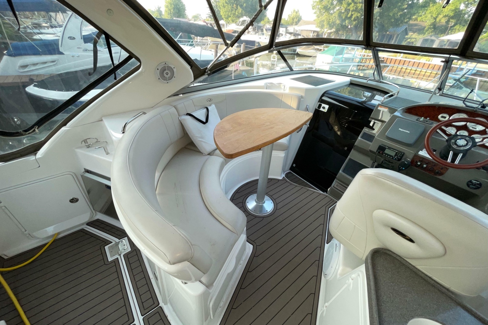 2008 Regal 3060 Window Express