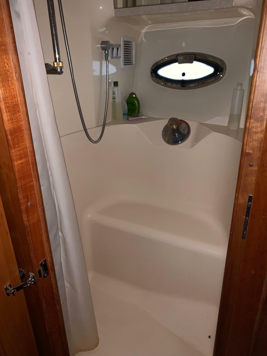 2004 Silverton 410 Sport Bridge