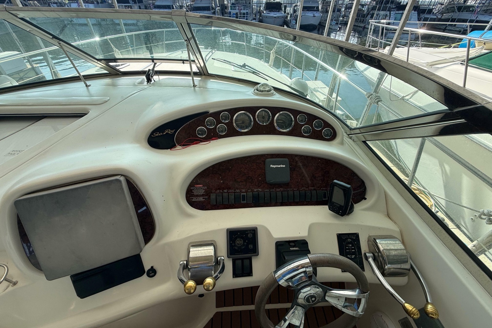1999 Sea Ray 380 Sundancer