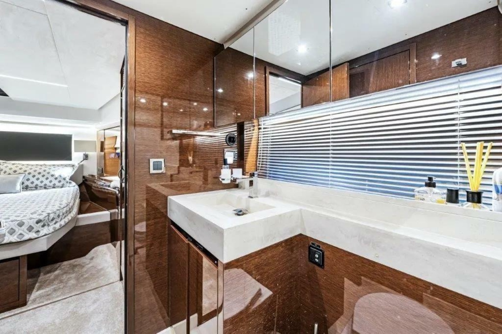 59ft Prestige Yacht For Sale